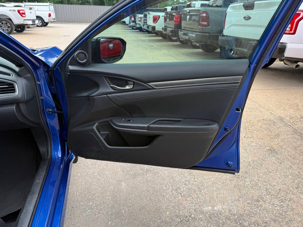 Honda Civic Hatchback Vehicle Full-screen Gallery Image 11