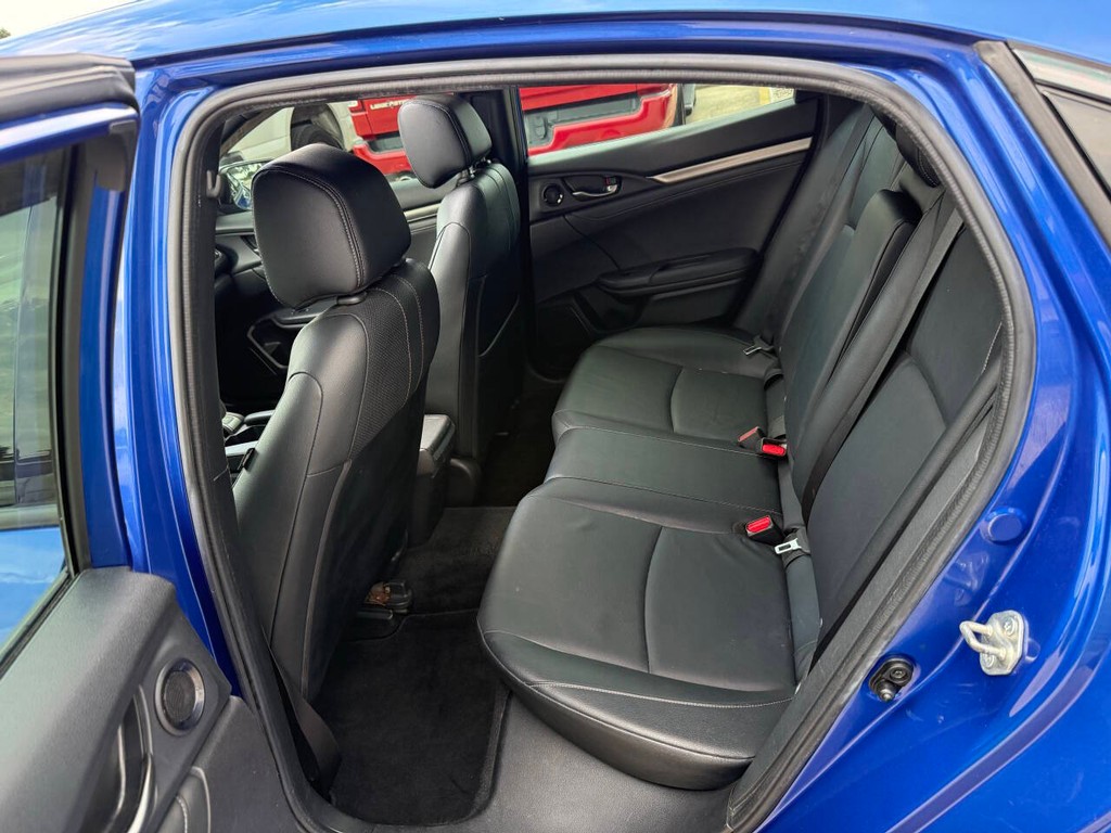 Honda Civic Hatchback Vehicle Full-screen Gallery Image 13