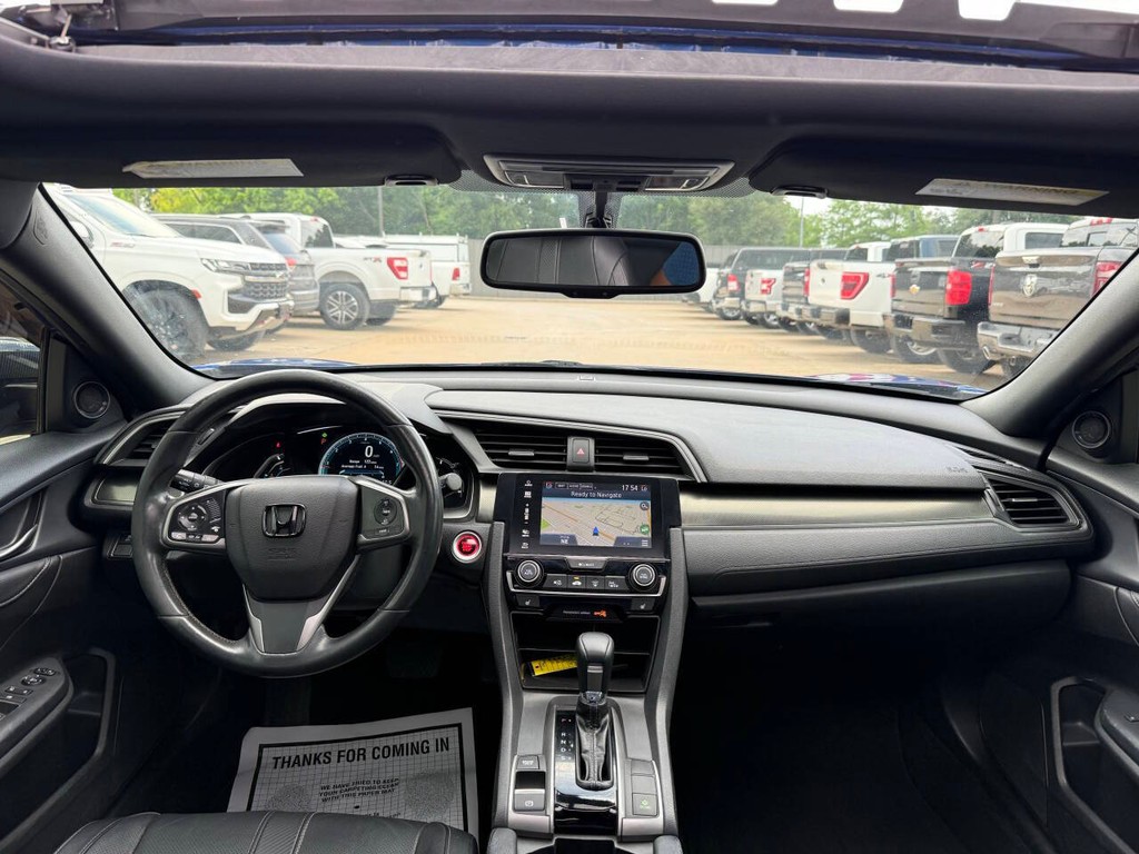 Honda Civic Hatchback Vehicle Full-screen Gallery Image 17