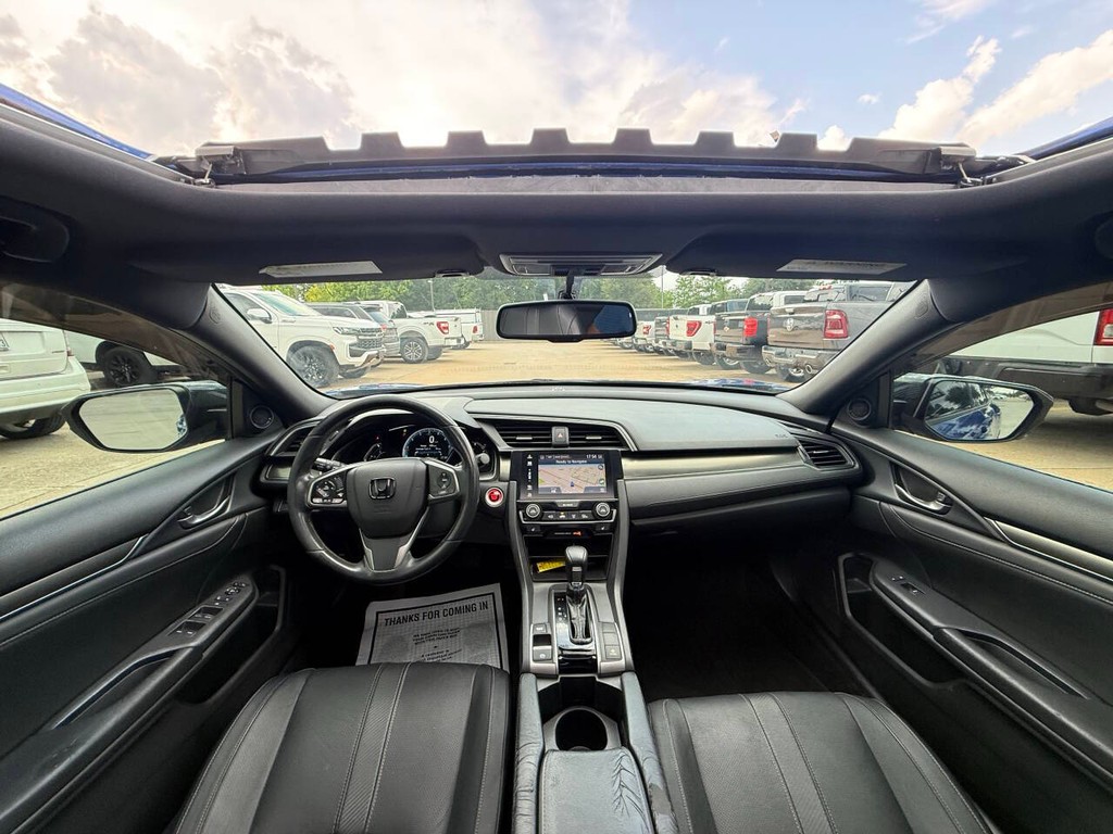 Honda Civic Hatchback Vehicle Full-screen Gallery Image 18