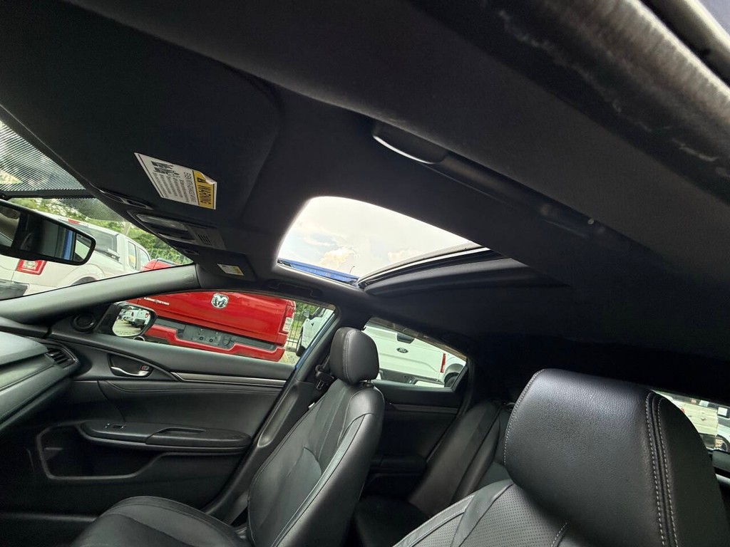 Honda Civic Hatchback Vehicle Full-screen Gallery Image 30