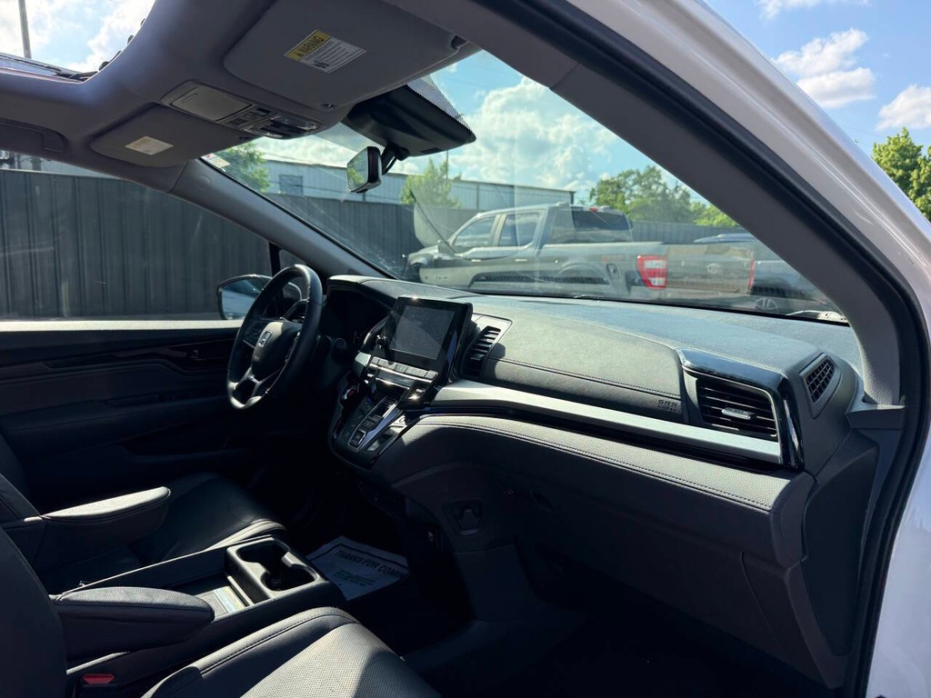 Honda Odyssey Vehicle Full-screen Gallery Image 09