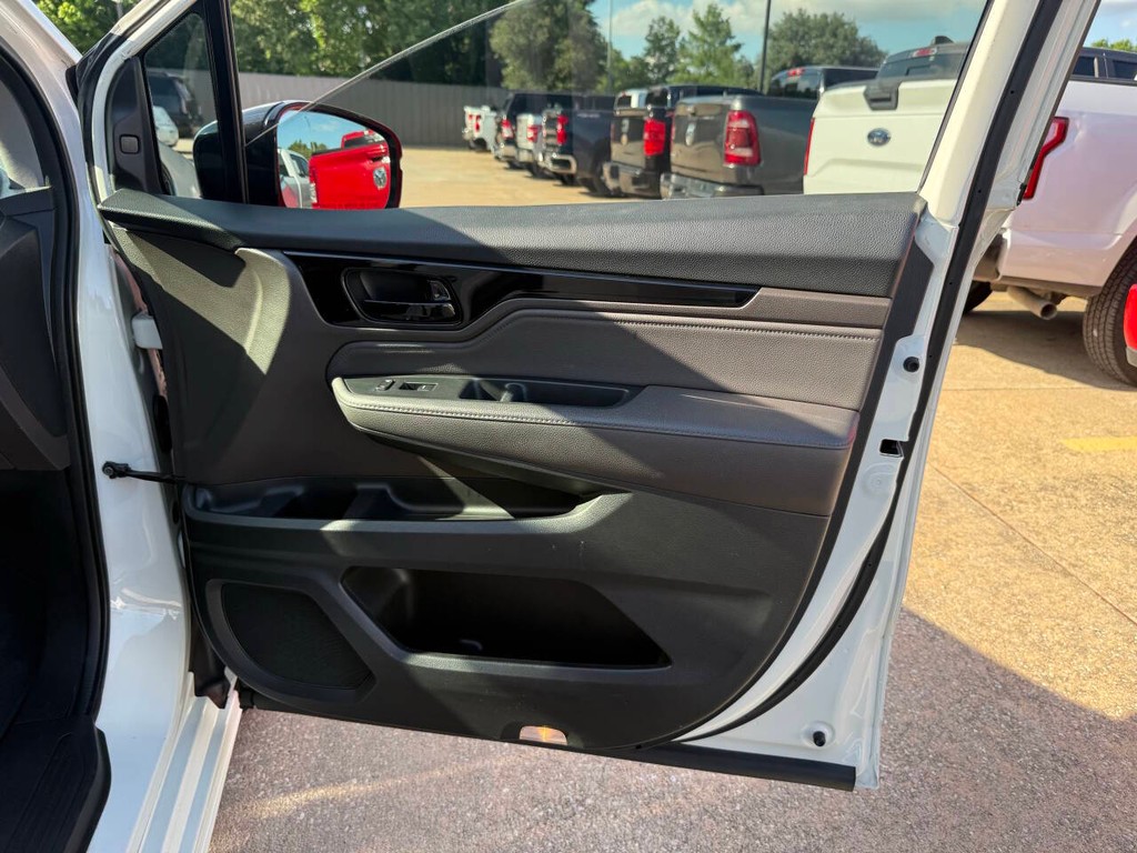 Honda Odyssey Vehicle Full-screen Gallery Image 11