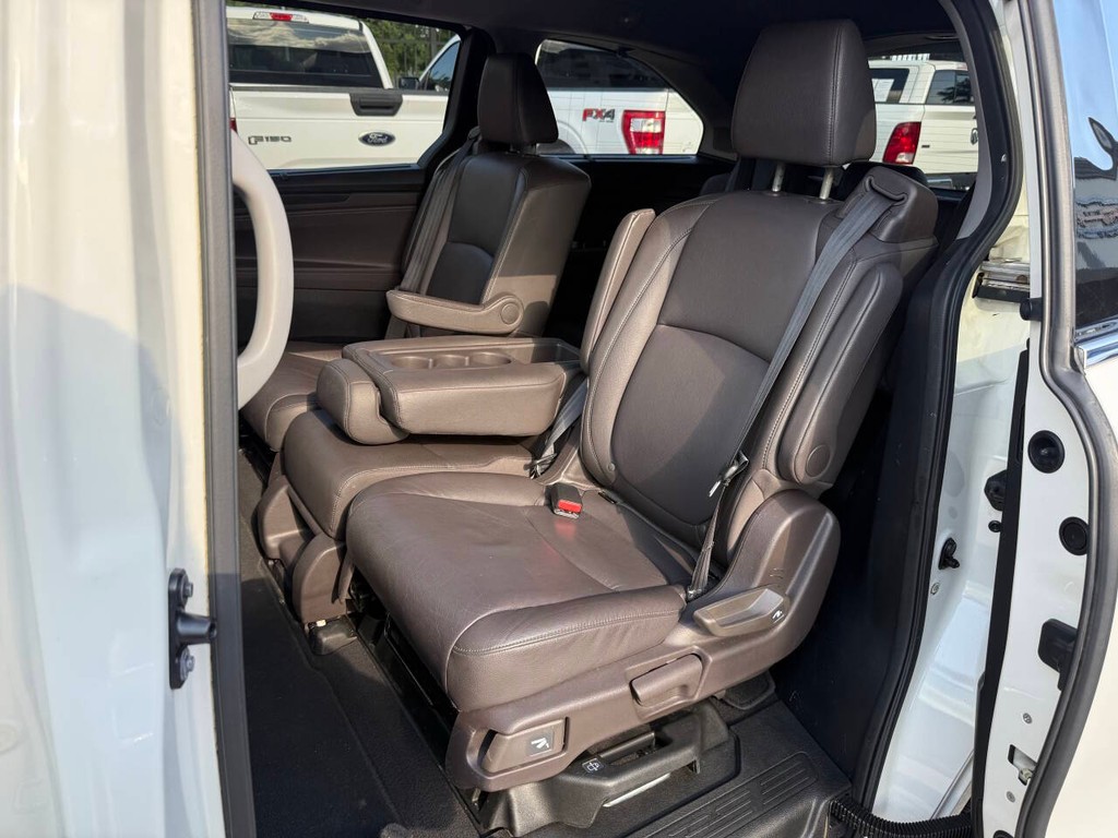 Honda Odyssey Vehicle Full-screen Gallery Image 12