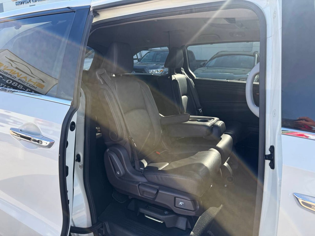 Honda Odyssey Vehicle Full-screen Gallery Image 14