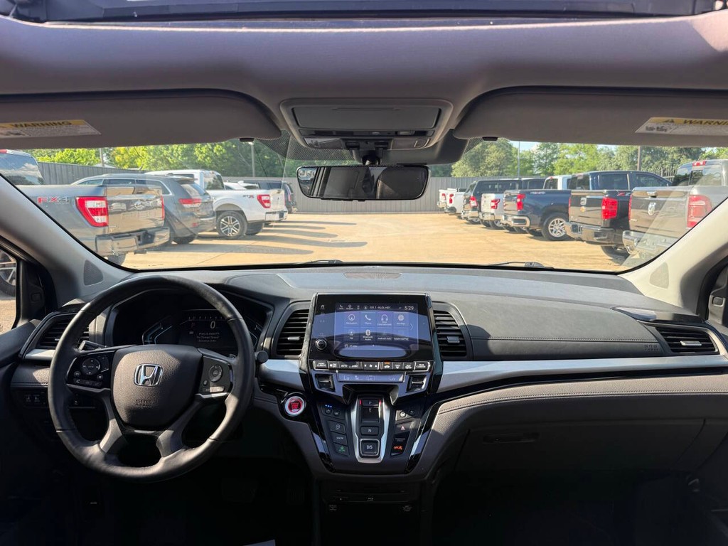 Honda Odyssey Vehicle Full-screen Gallery Image 16