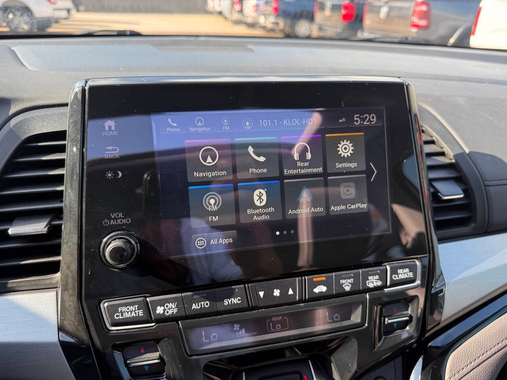 Honda Odyssey Vehicle Full-screen Gallery Image 24