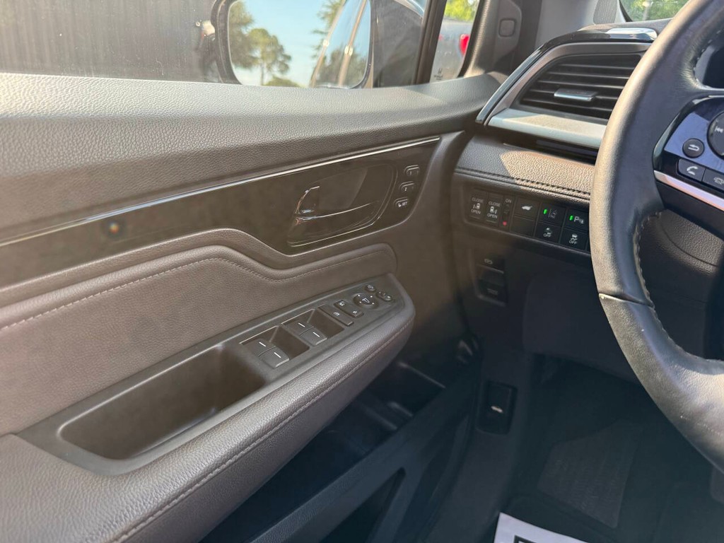 Honda Odyssey Vehicle Full-screen Gallery Image 29