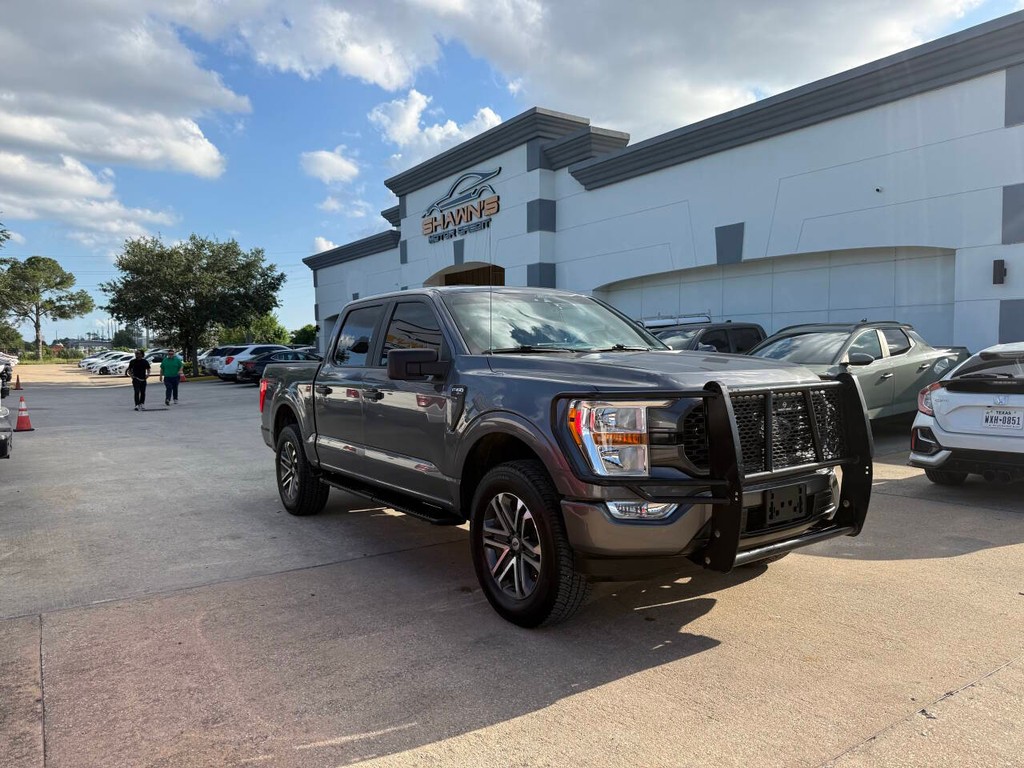 Ford F-150 Vehicle Full-screen Gallery Image 02
