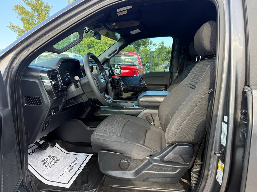 Ford F-150 Vehicle Full-screen Gallery Image 07