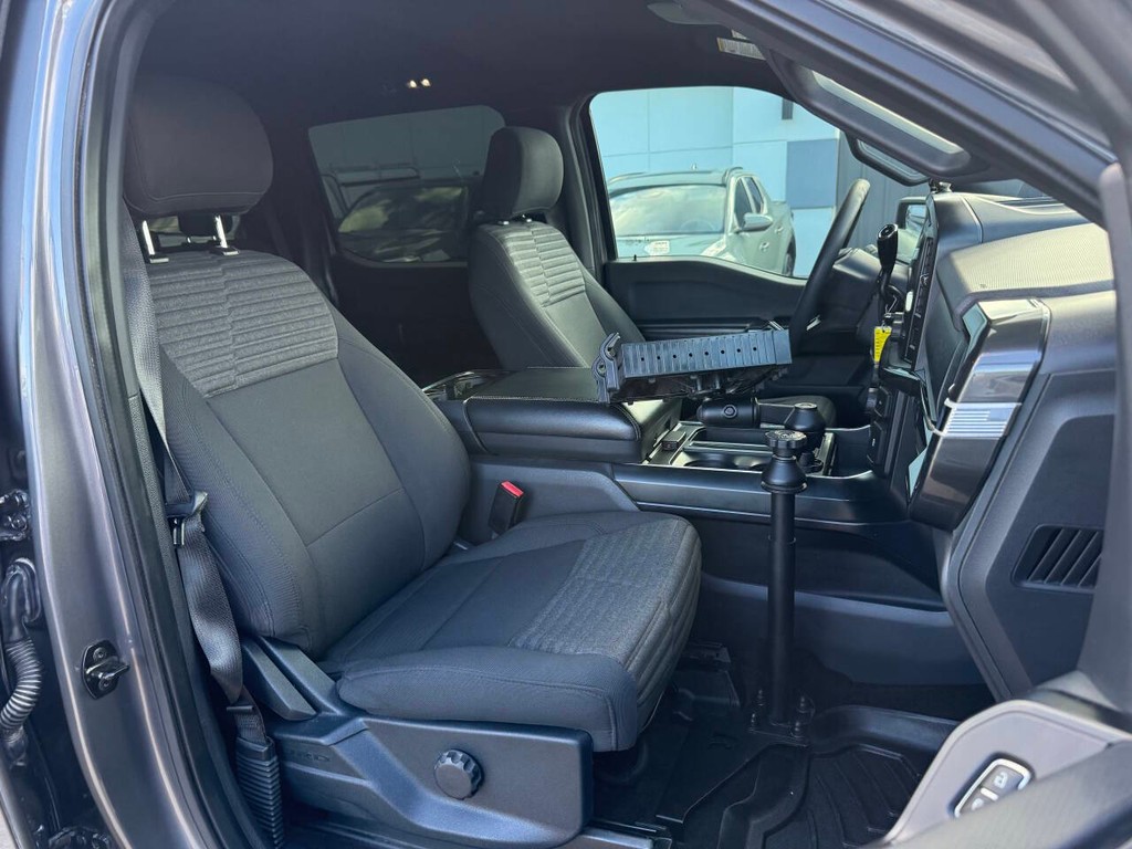 Ford F-150 Vehicle Full-screen Gallery Image 10