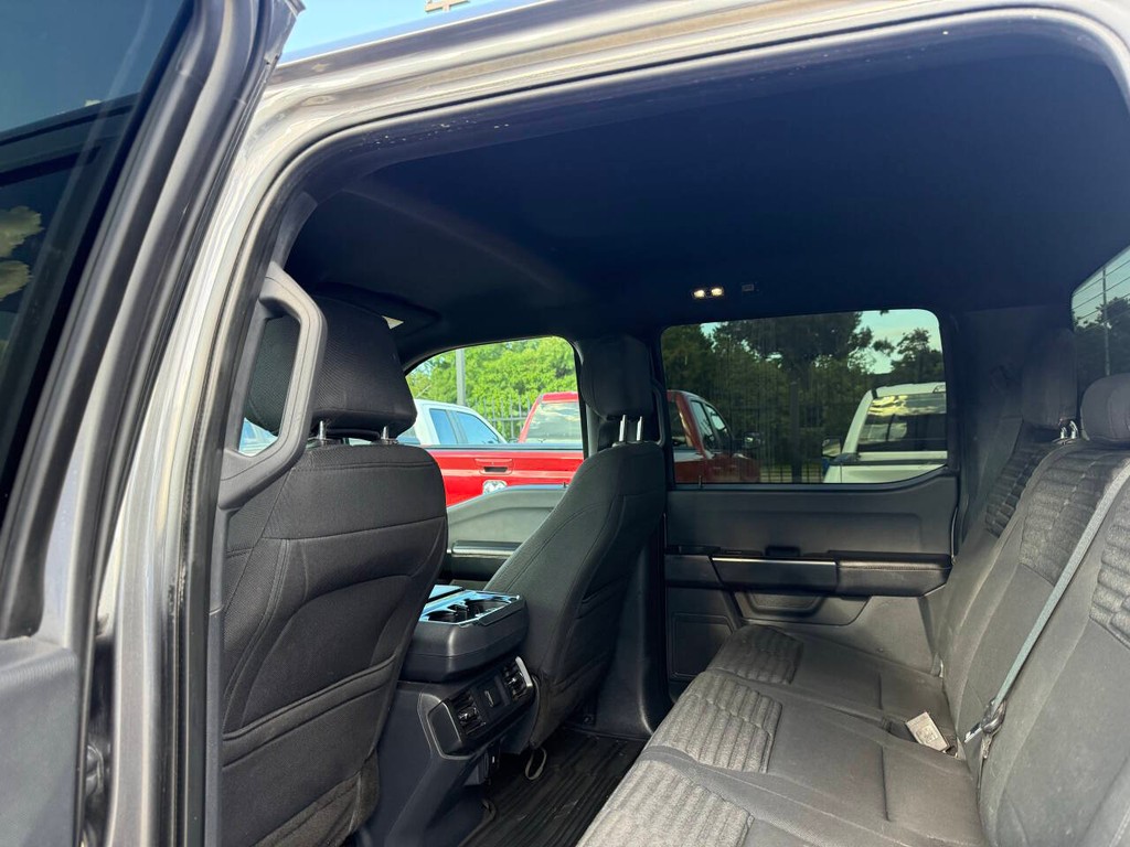 Ford F-150 Vehicle Full-screen Gallery Image 12