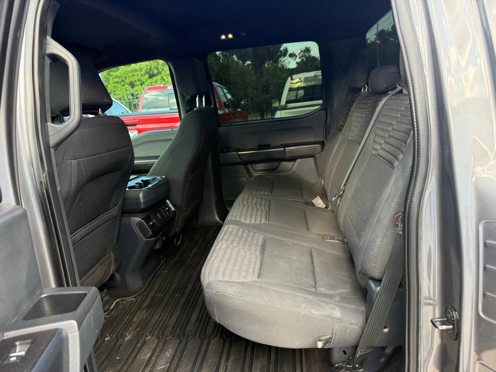 Ford F-150 Vehicle Full-screen Gallery Image 13
