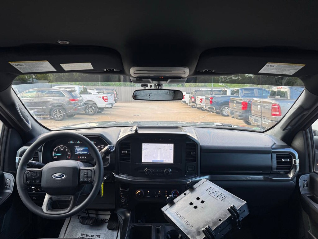 Ford F-150 Vehicle Full-screen Gallery Image 17