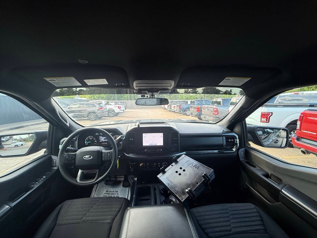 Ford F-150 Vehicle Full-screen Gallery Image 18
