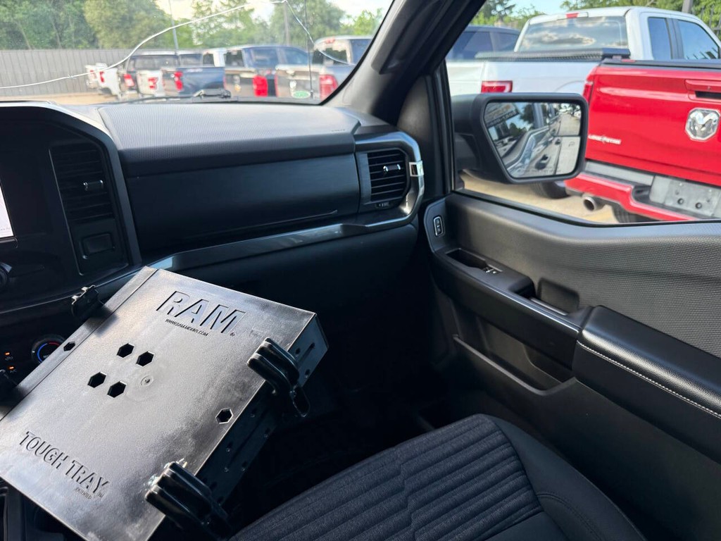 Ford F-150 Vehicle Full-screen Gallery Image 20