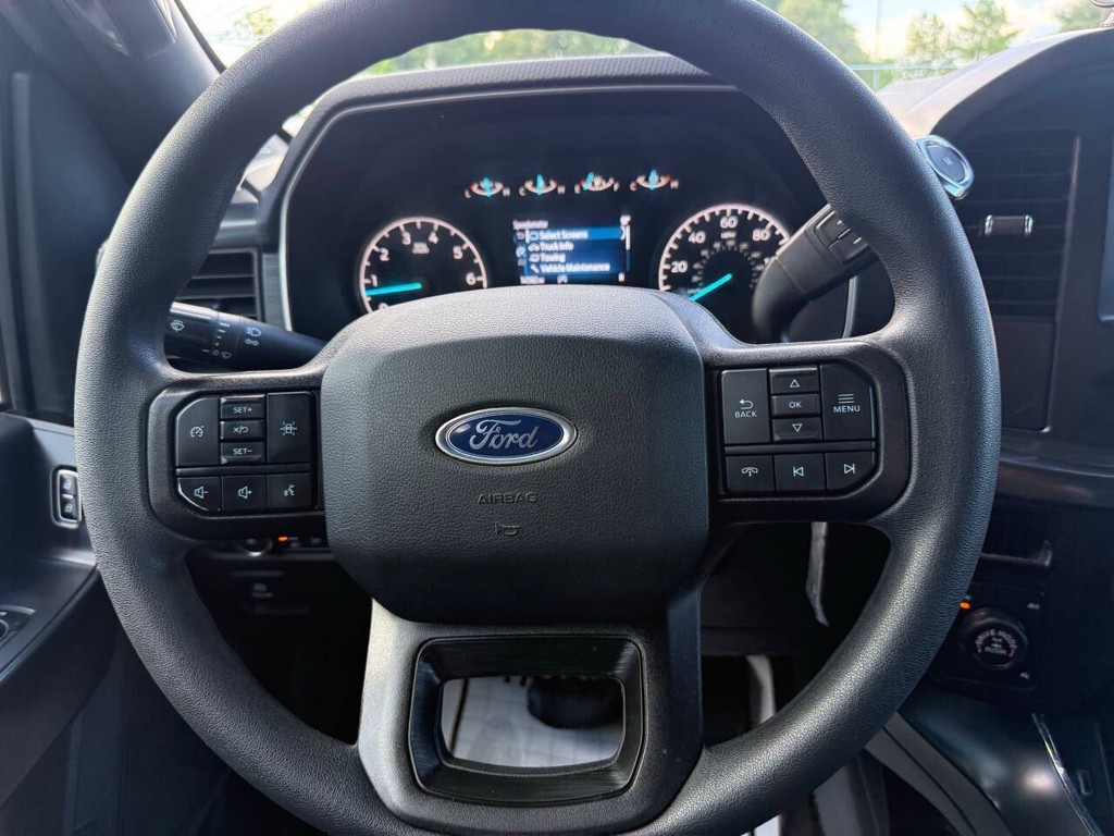 Ford F-150 Vehicle Full-screen Gallery Image 23