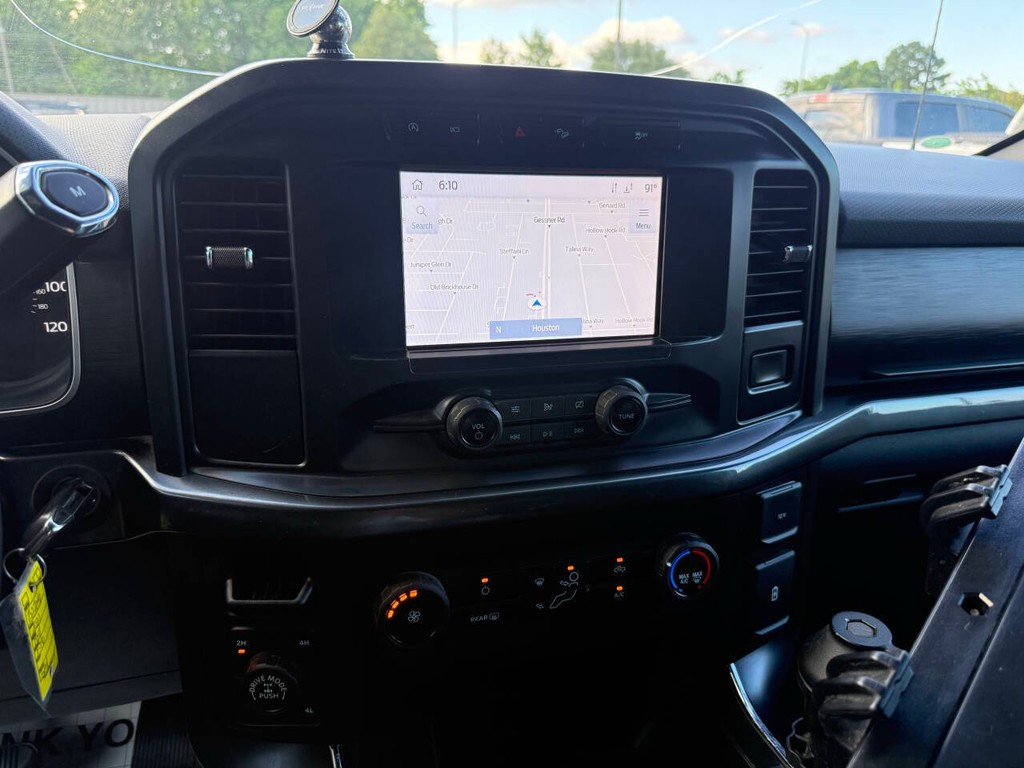 Ford F-150 Vehicle Full-screen Gallery Image 24