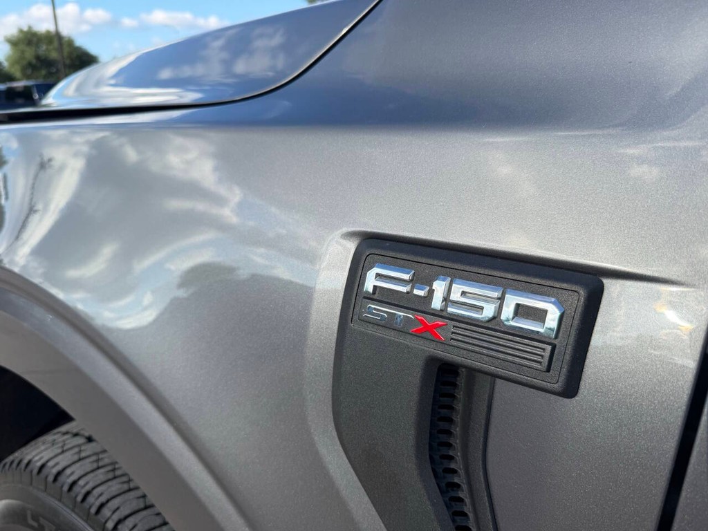 Ford F-150 Vehicle Full-screen Gallery Image 33
