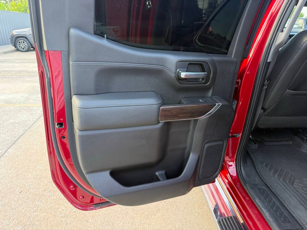 GMC Sierra 1500 Vehicle Full-screen Gallery Image 14