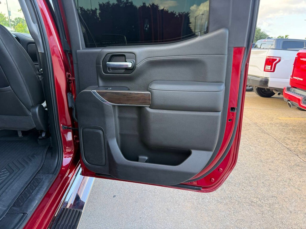 GMC Sierra 1500 Vehicle Full-screen Gallery Image 16