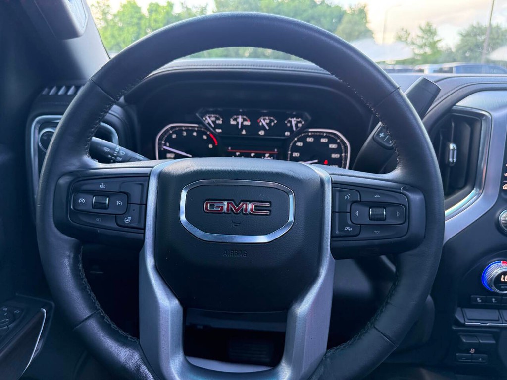 GMC Sierra 1500 Vehicle Full-screen Gallery Image 23