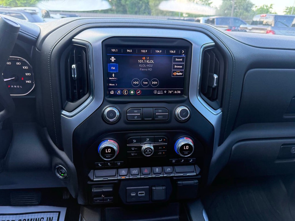 GMC Sierra 1500 Vehicle Full-screen Gallery Image 24