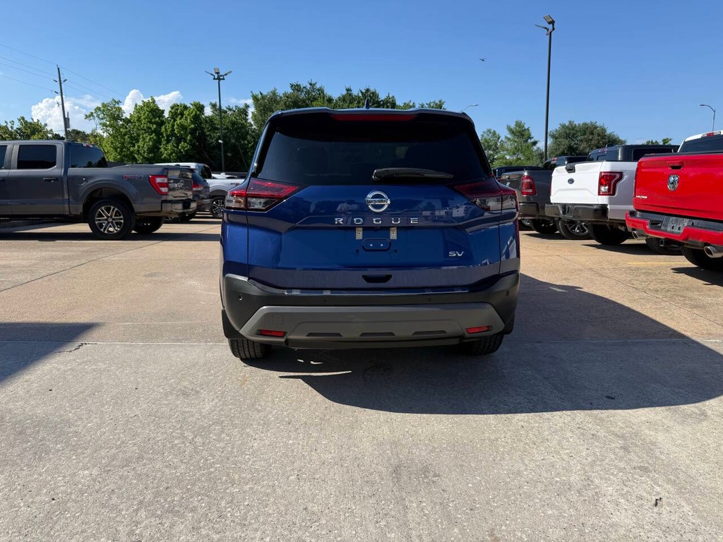 Nissan Rogue Vehicle Full-screen Gallery Image 34