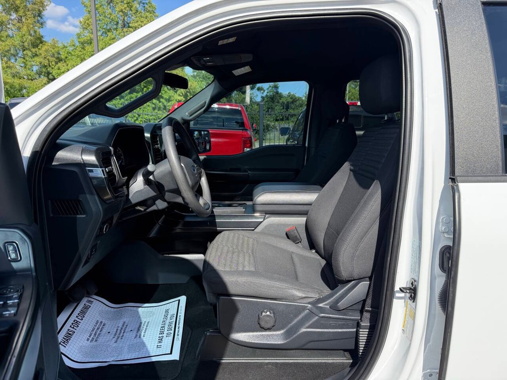 Ford F-150 Vehicle Full-screen Gallery Image 07