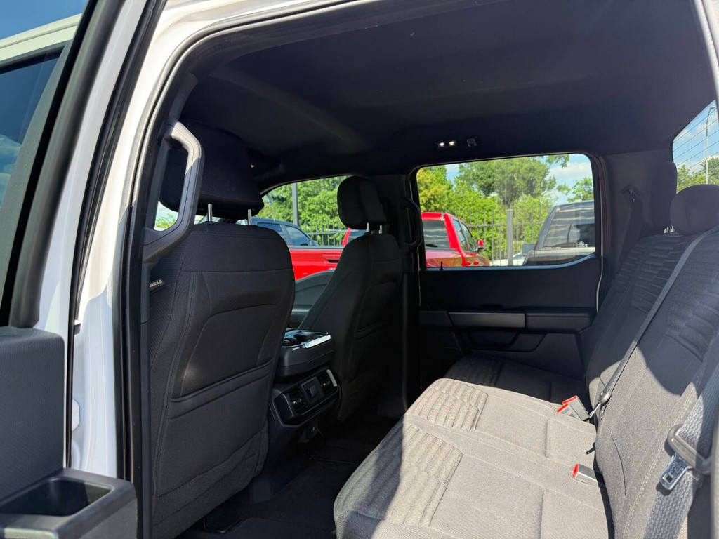 Ford F-150 Vehicle Full-screen Gallery Image 12