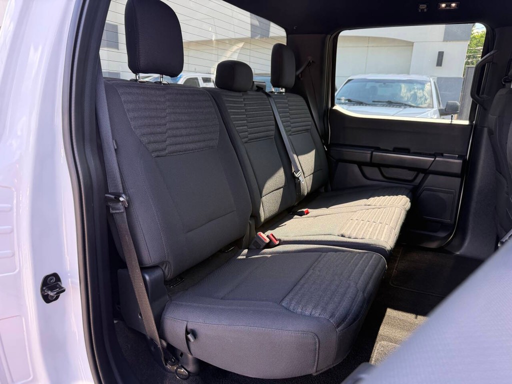Ford F-150 Vehicle Full-screen Gallery Image 15