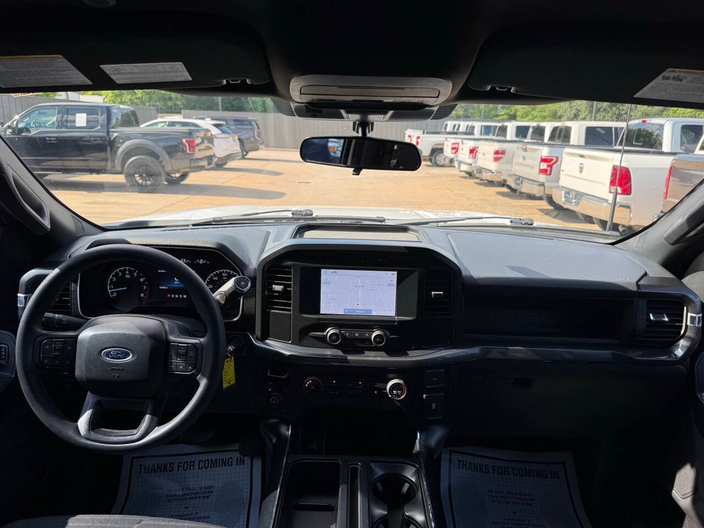 Ford F-150 Vehicle Full-screen Gallery Image 17