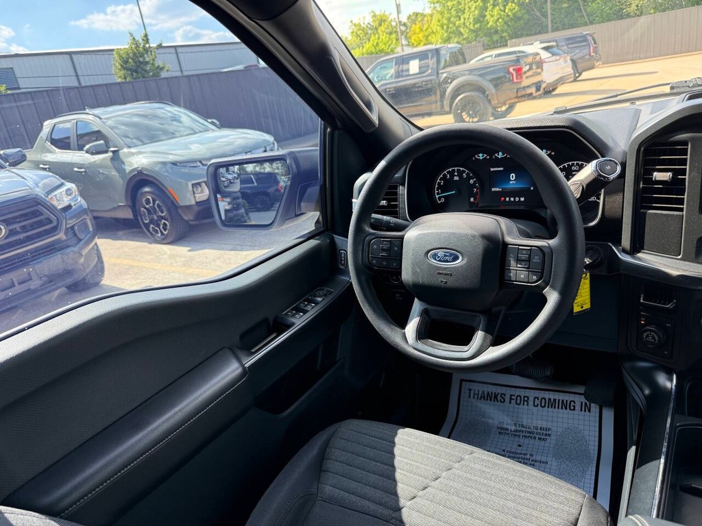 Ford F-150 Vehicle Full-screen Gallery Image 19