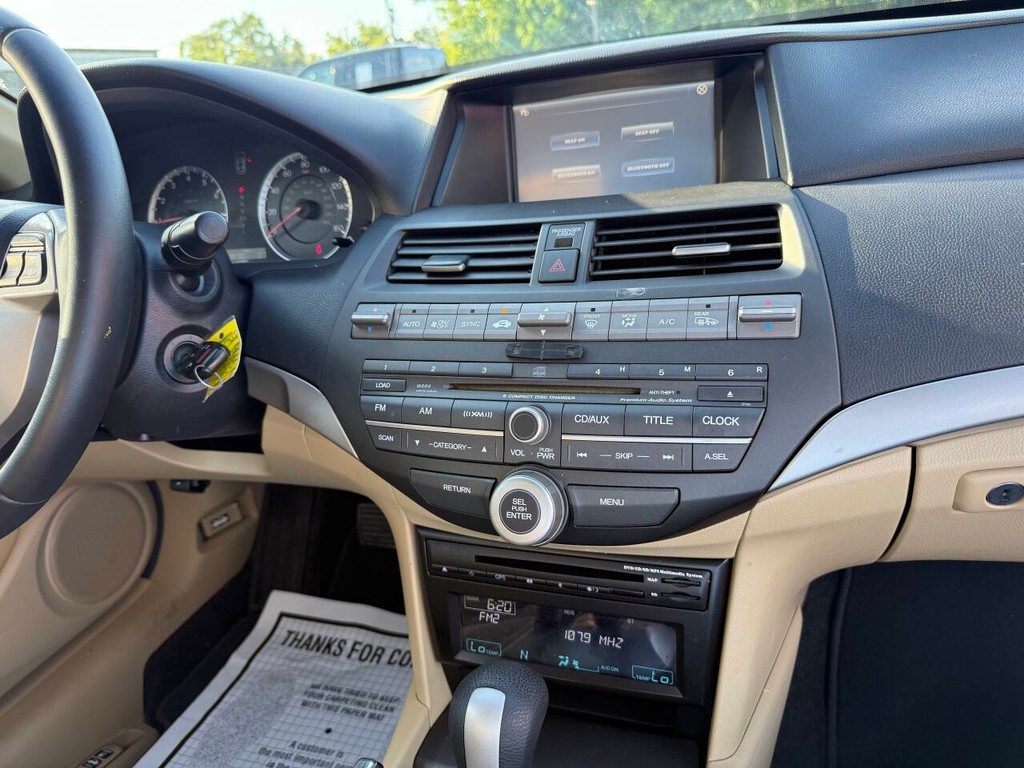 Honda Accord Coupe Vehicle Full-screen Gallery Image 20