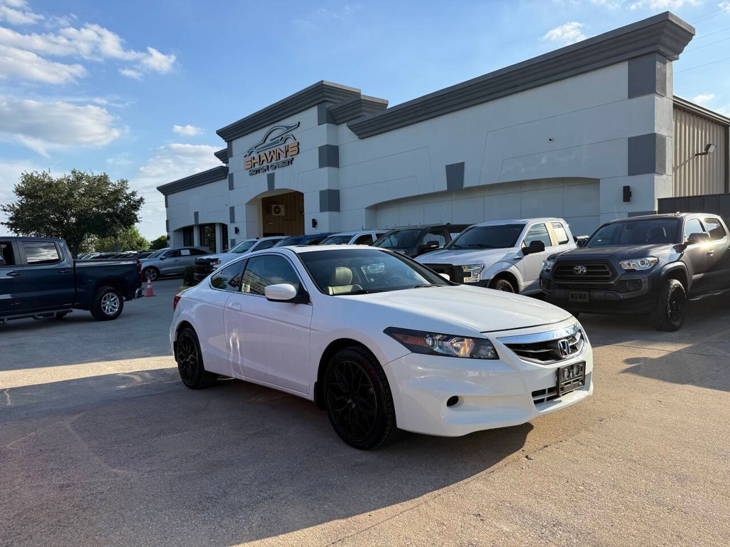 Honda Accord Coupe Vehicle Full-screen Gallery Image 37
