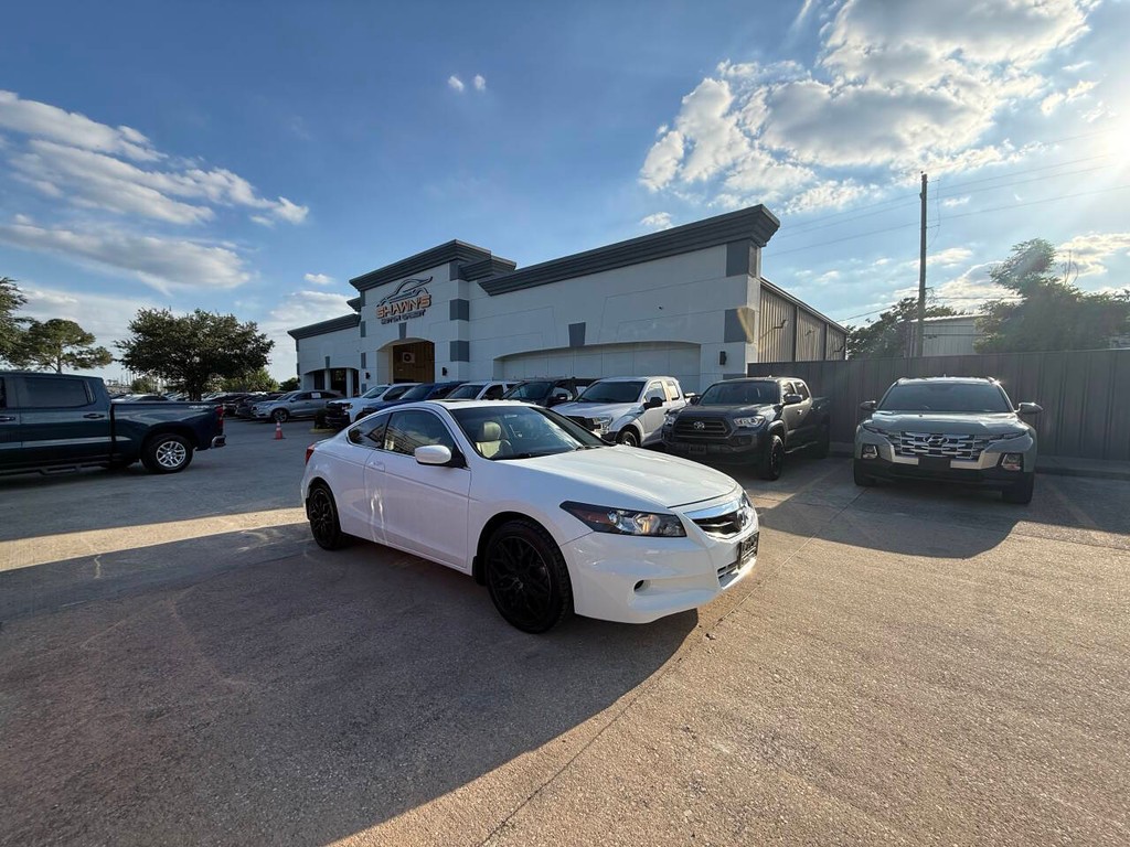 Honda Accord Coupe Vehicle Full-screen Gallery Image 39