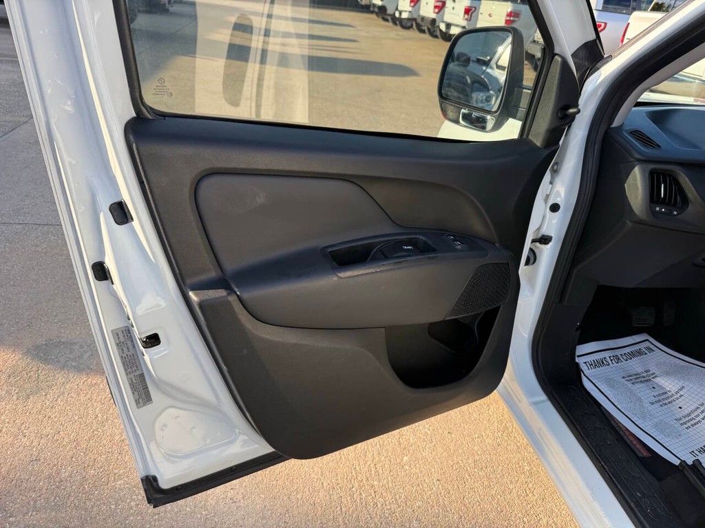 Ram ProMaster City Cargo Van Vehicle Full-screen Gallery Image 08