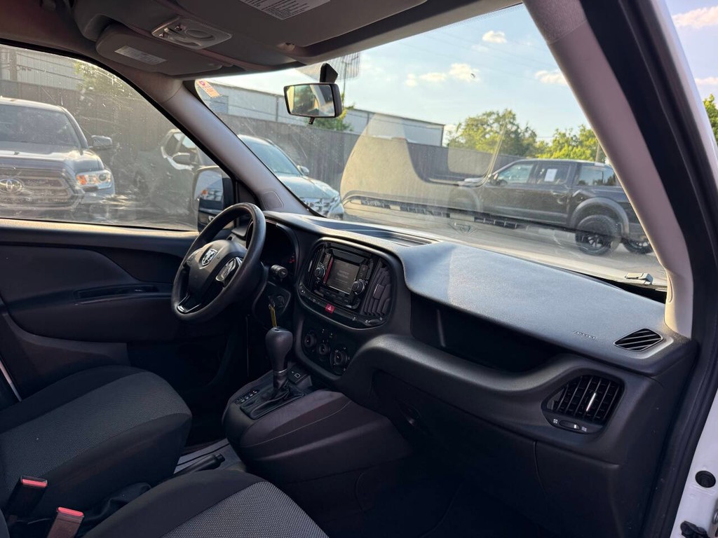Ram ProMaster City Cargo Van Vehicle Full-screen Gallery Image 09