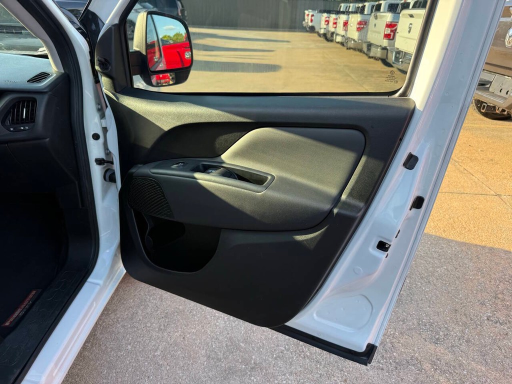 Ram ProMaster City Cargo Van Vehicle Full-screen Gallery Image 11