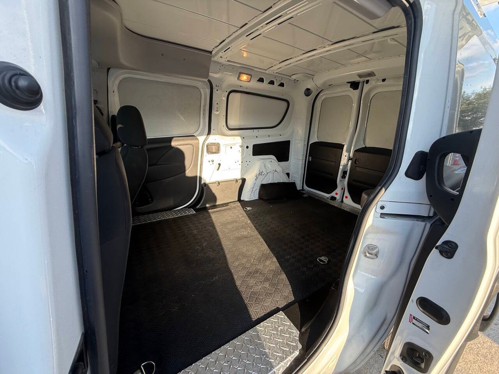 Ram ProMaster City Cargo Van Vehicle Full-screen Gallery Image 12