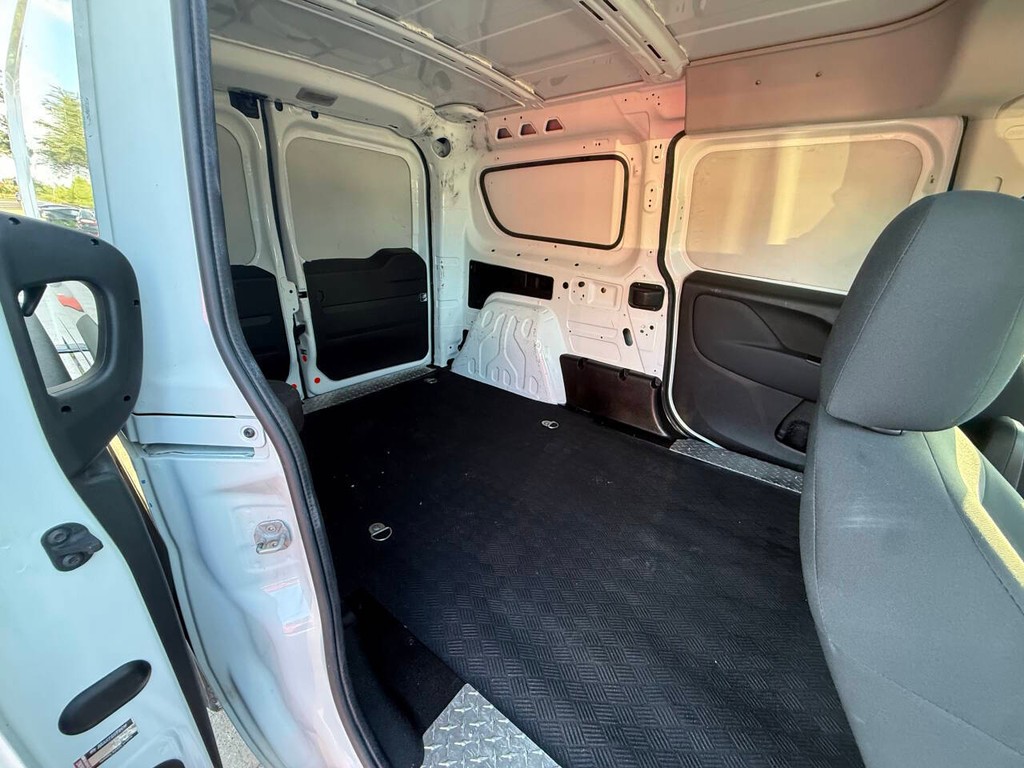 Ram ProMaster City Cargo Van Vehicle Full-screen Gallery Image 13