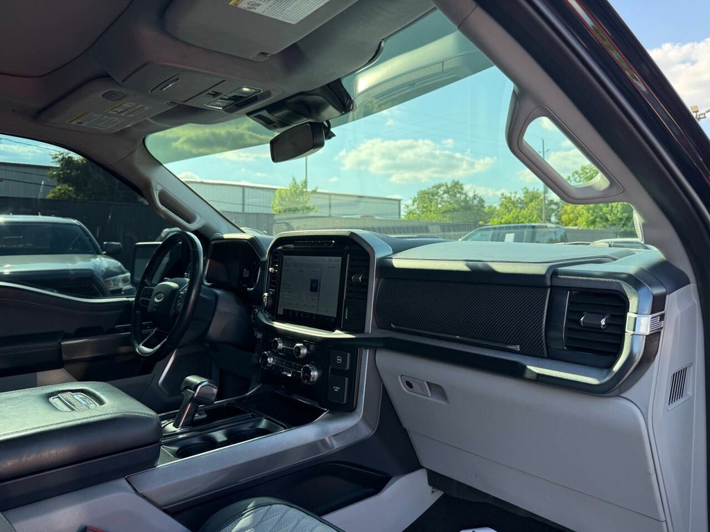 Ford F-150 Vehicle Full-screen Gallery Image 09