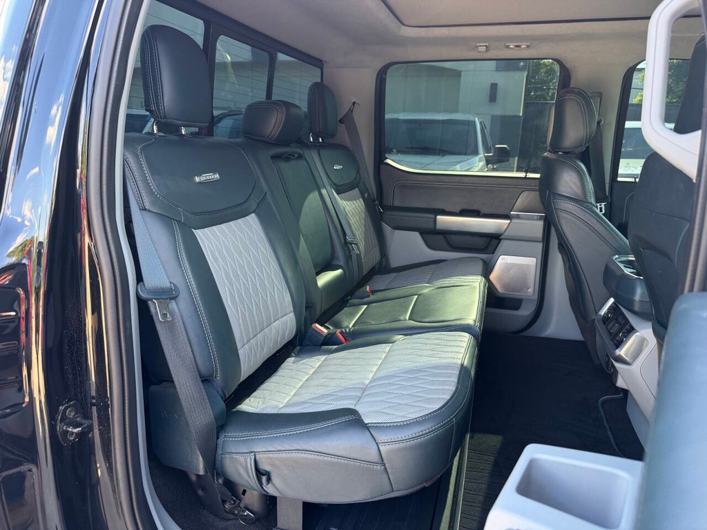 Ford F-150 Vehicle Full-screen Gallery Image 15