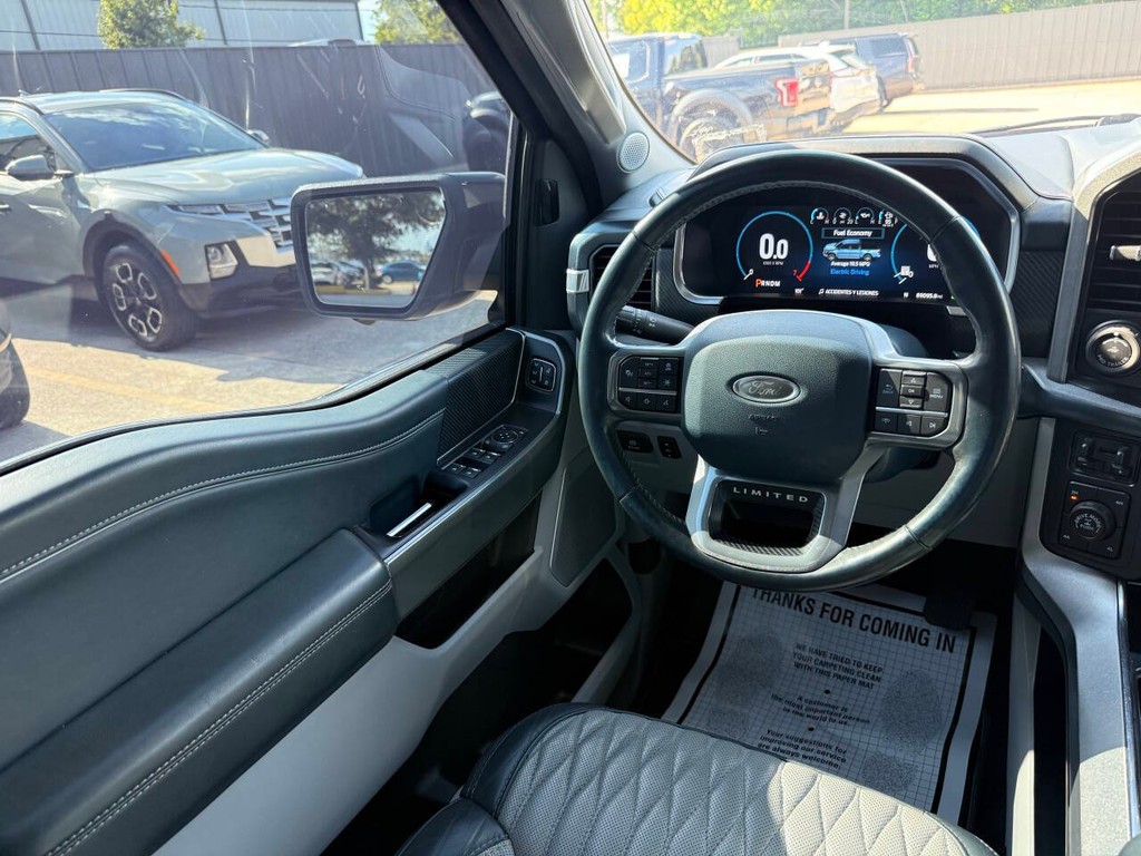 Ford F-150 Vehicle Full-screen Gallery Image 19