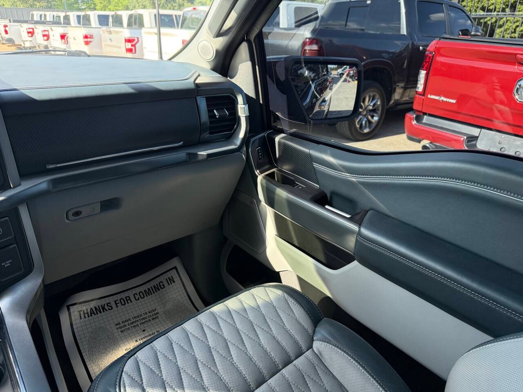 Ford F-150 Vehicle Full-screen Gallery Image 20