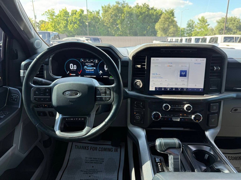 Ford F-150 Vehicle Full-screen Gallery Image 21