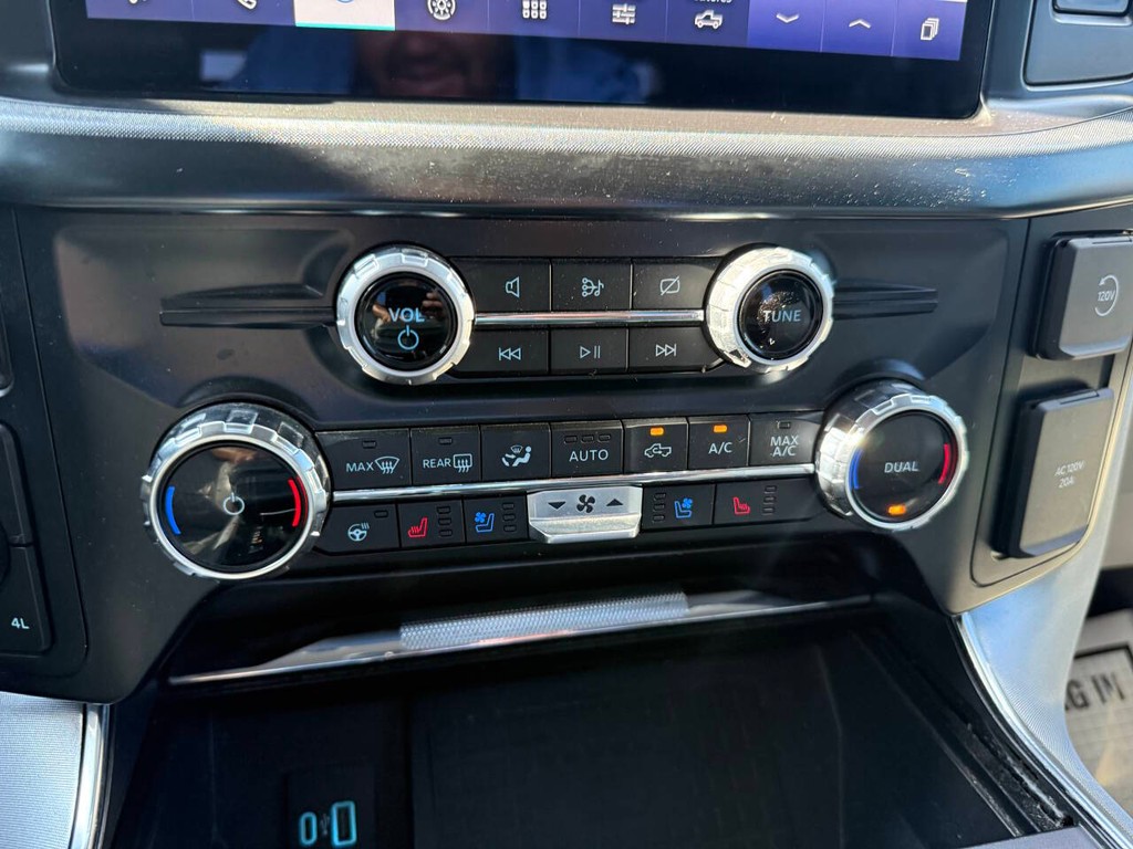 Ford F-150 Vehicle Full-screen Gallery Image 29