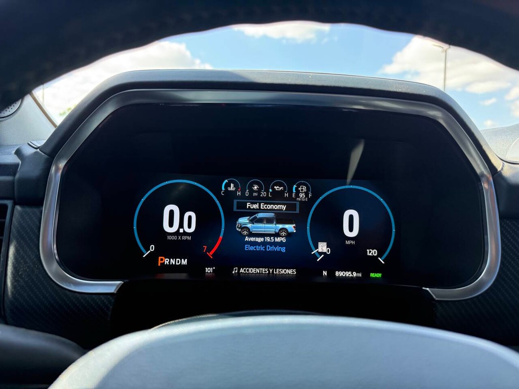 Ford F-150 Vehicle Full-screen Gallery Image 35