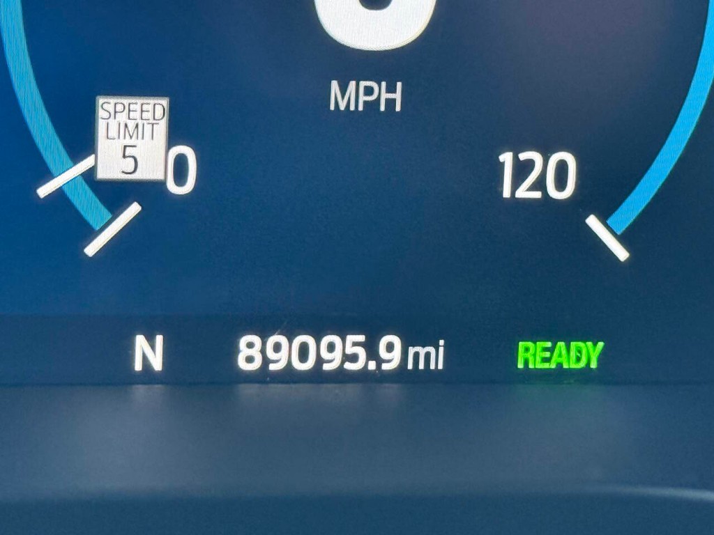 Ford F-150 Vehicle Full-screen Gallery Image 37