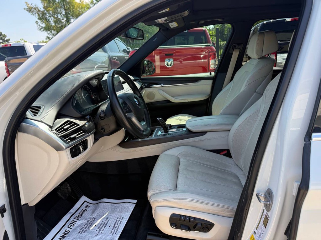 BMW X5 Vehicle Full-screen Gallery Image 07
